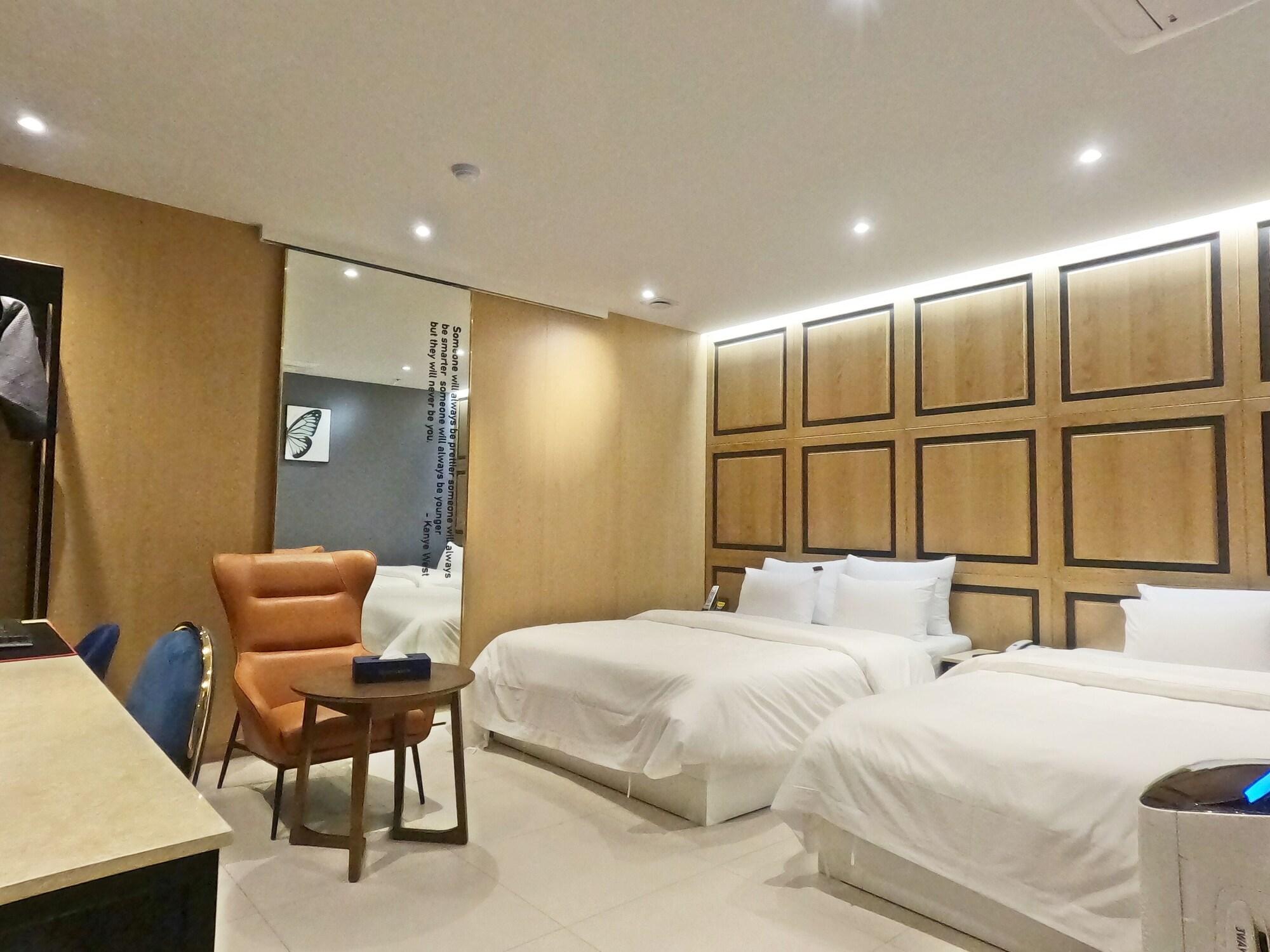 Millennium Hotel Коян Екстер'єр фото